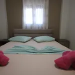 Rooms With View